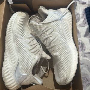 Adidas alphaboost size 13